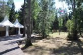 площадка для мероприятий на природе у воды
