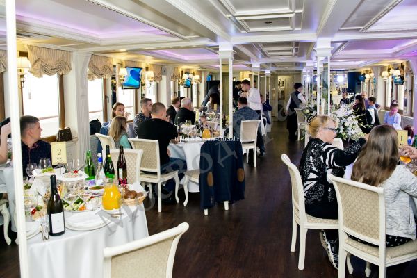 Артурс теплоход декор
